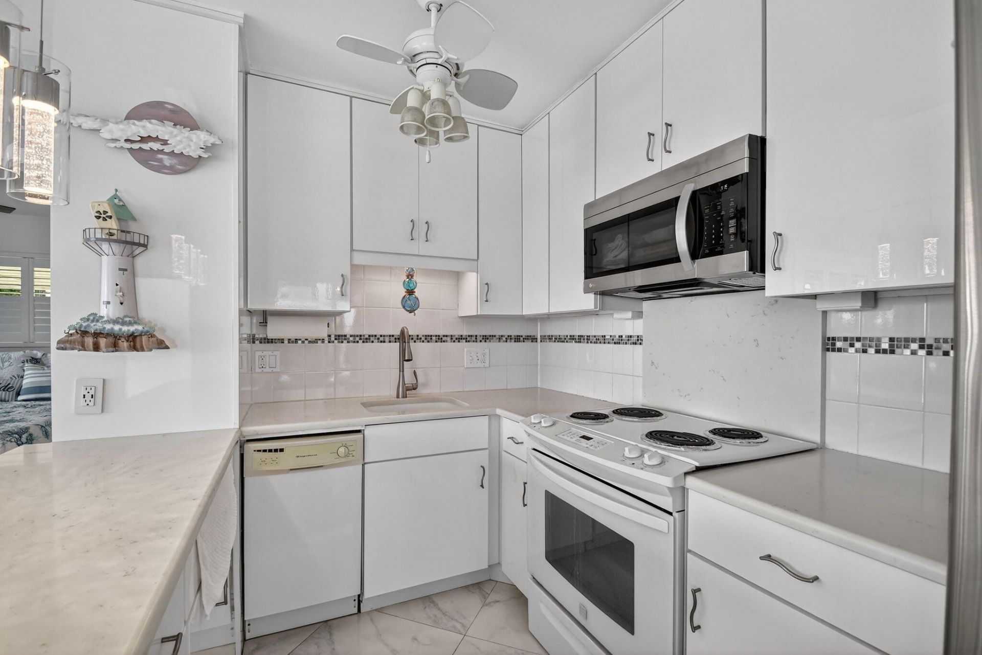 214 Inlet Way, Unit 106, Palm Beach Shores, FL 33404 Photo