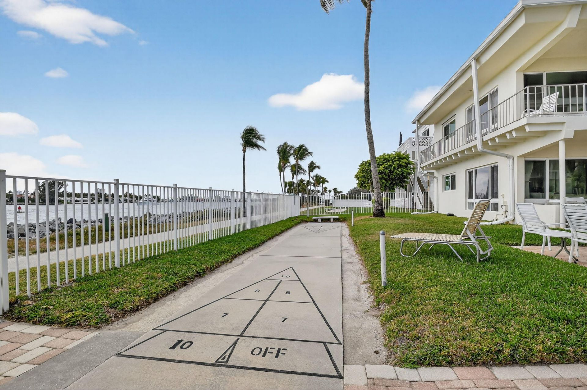 214 Inlet Way, Unit 106, Palm Beach Shores, FL 33404 Photo