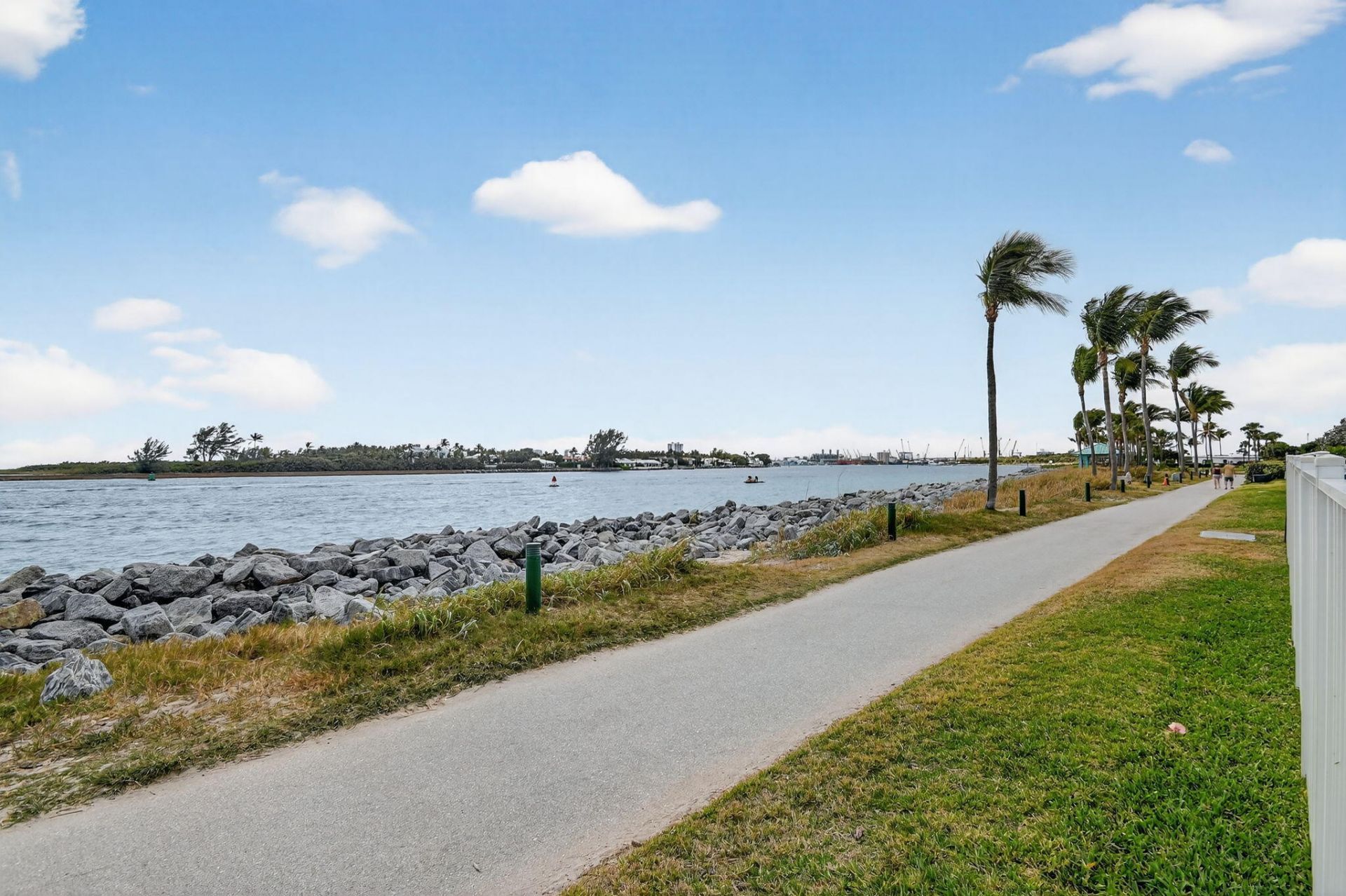 214 Inlet Way, Unit 106, Palm Beach Shores, FL 33404 Photo