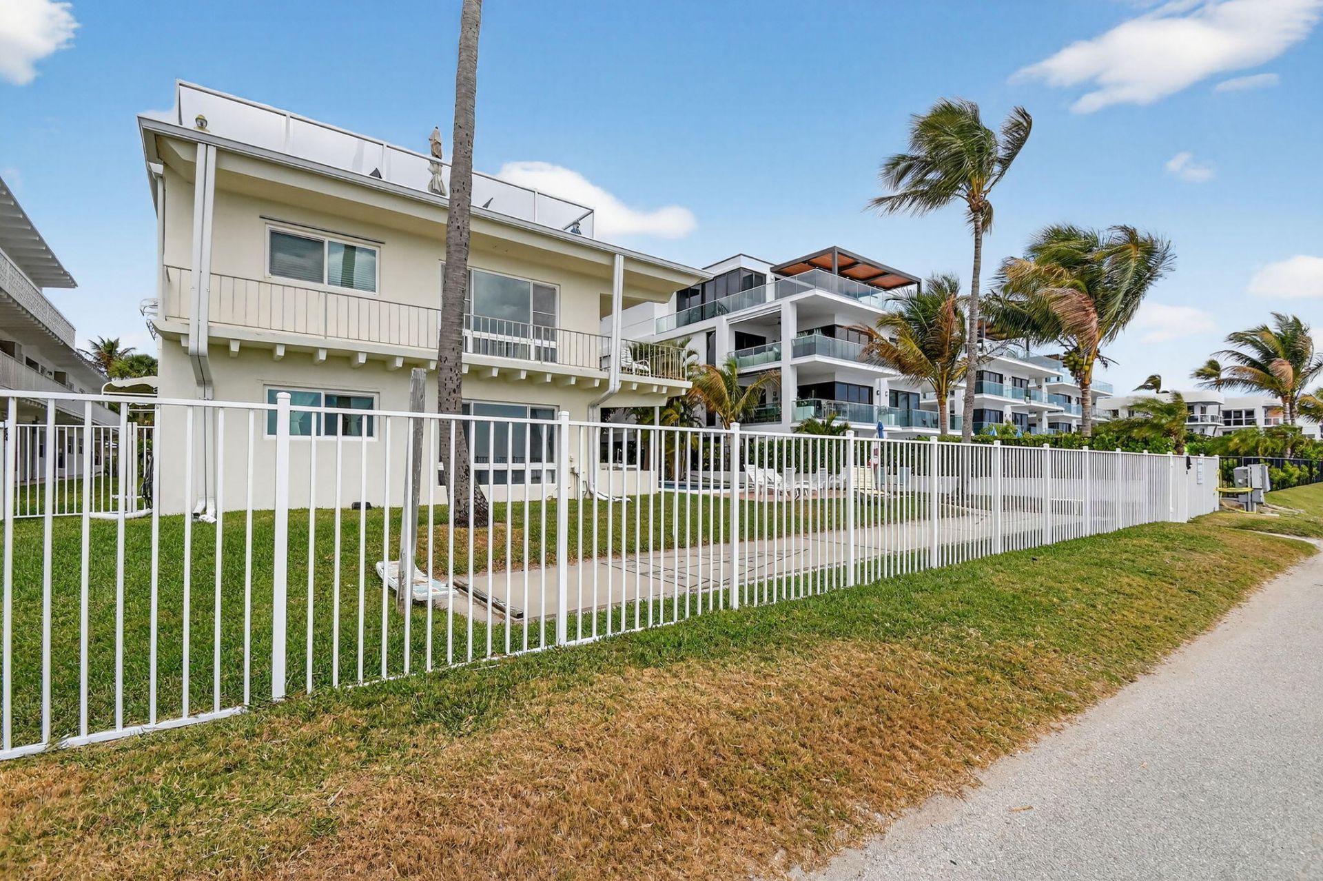 214 Inlet Way, Unit 106, Palm Beach Shores, FL 33404 Photo