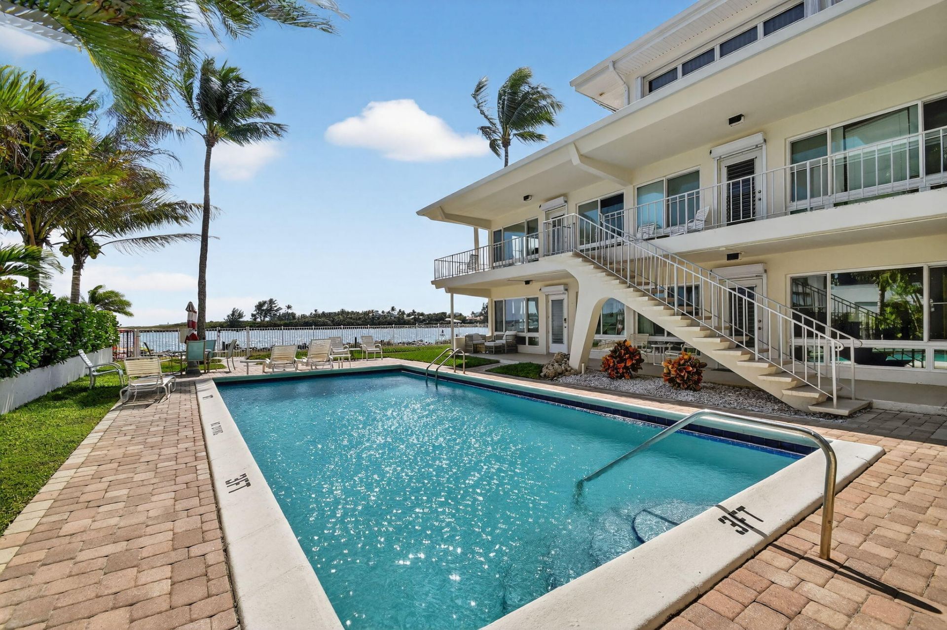 214 Inlet Way, Unit 106, Palm Beach Shores, FL 33404 Photo