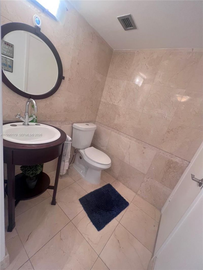 5838 Collins Ave , Unit 7G, Miami Beach, FL 33140 Photo