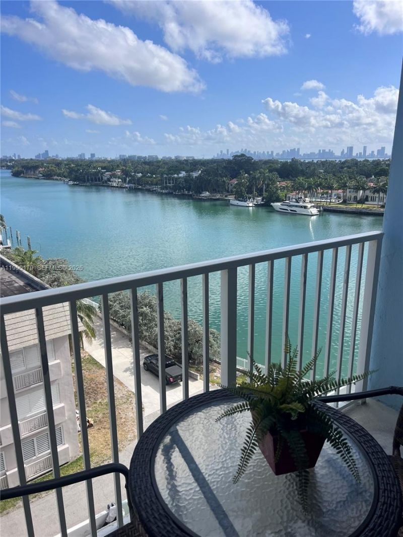 5838 Collins Ave , Unit 7G, Miami Beach, FL 33140 Photo