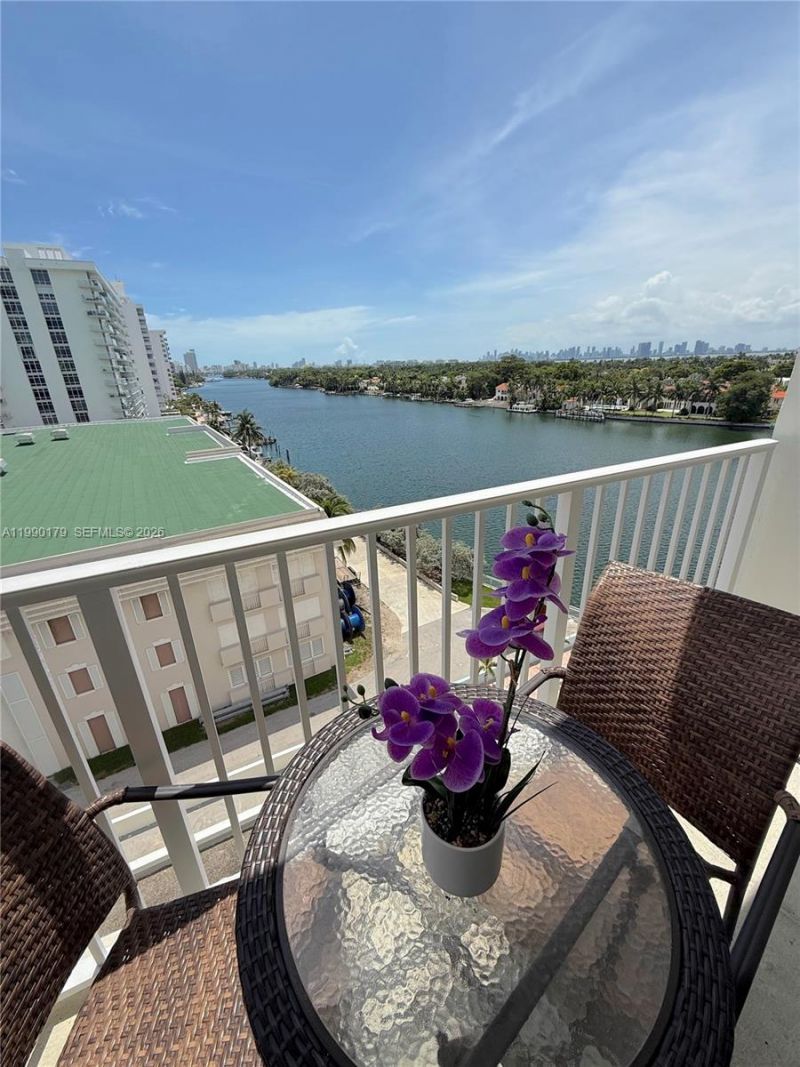 5838 Collins Ave , Unit 7G, Miami Beach, FL 33140 Photo
