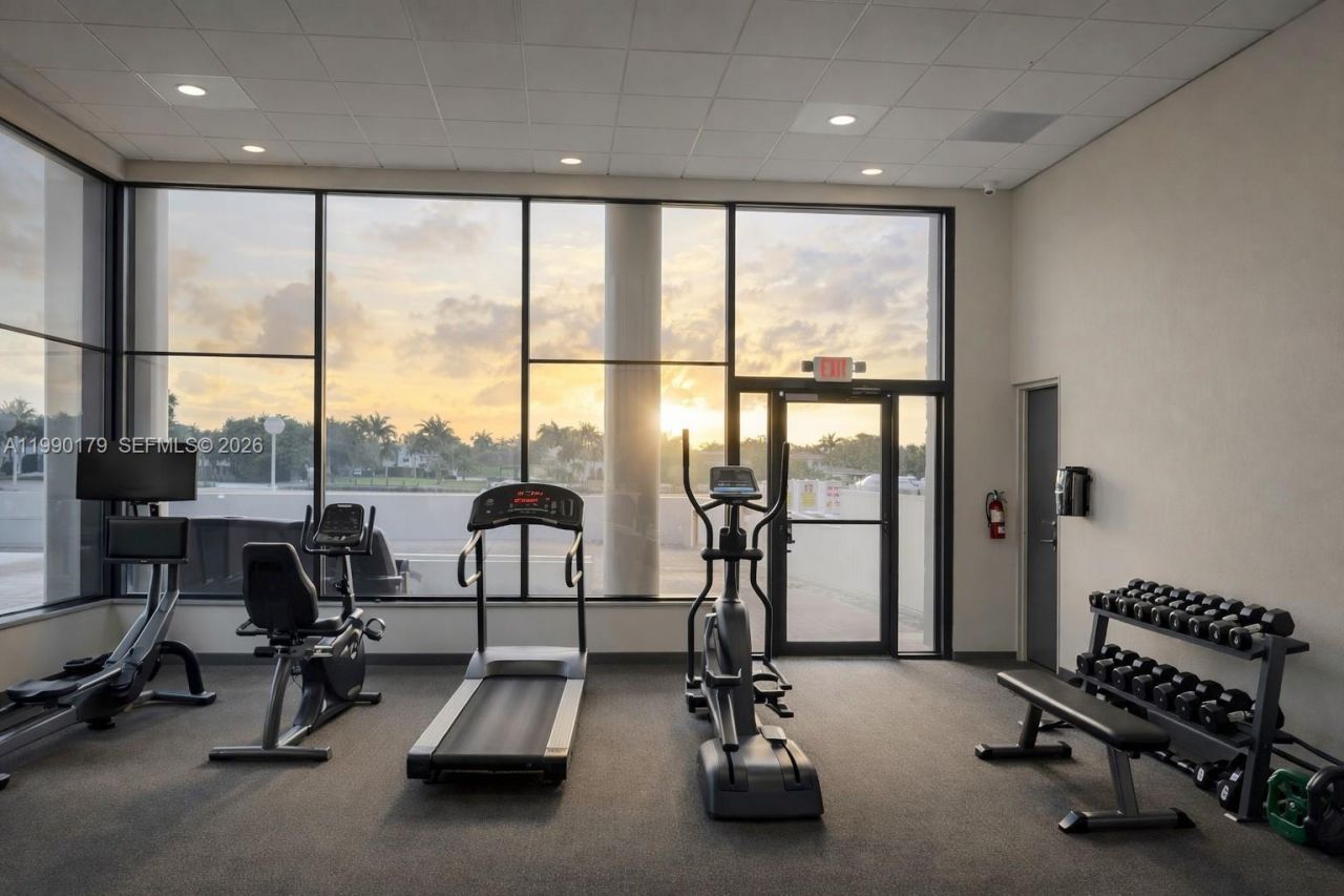 5838 Collins Ave , Unit 7G, Miami Beach, FL 33140 Photo