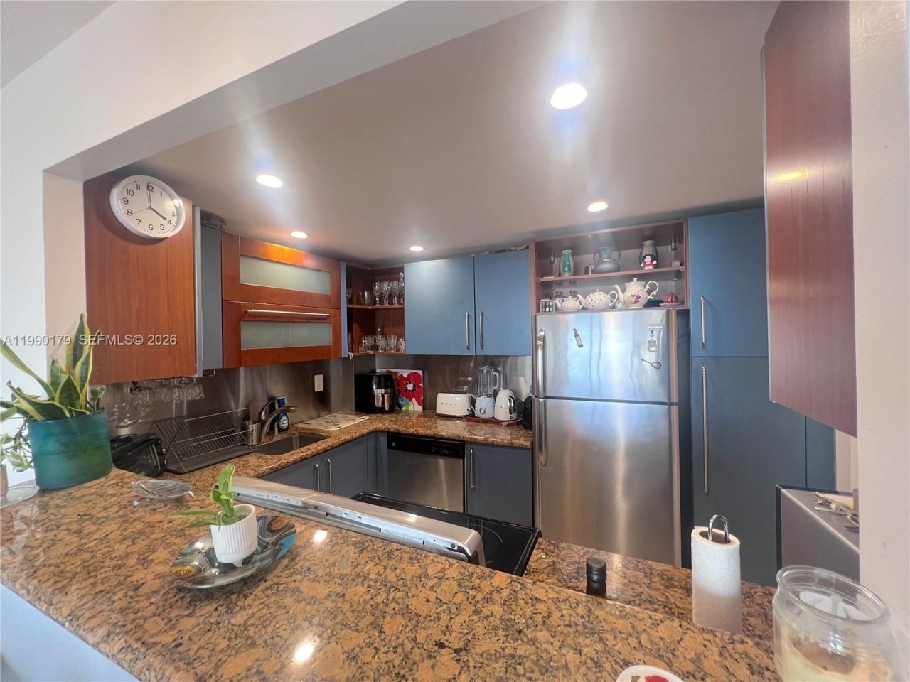 5838 Collins Ave , Unit 7G, Miami Beach, FL 33140 Photo