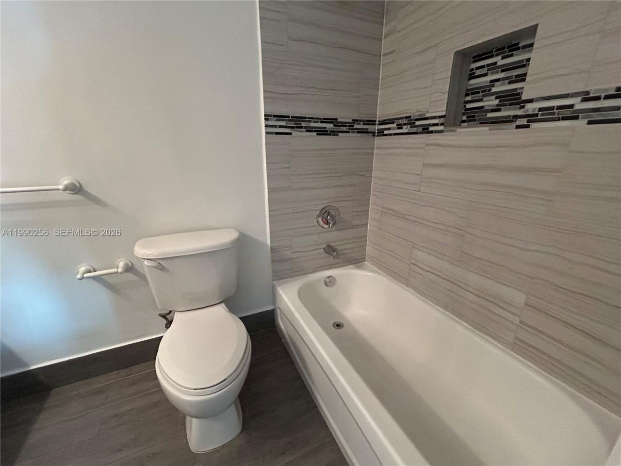 1200 Brickell Bay Dr, Unit 3610, Miami, FL 33131 Photo