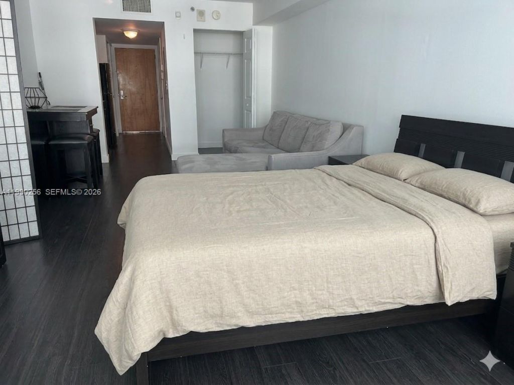 1200 Brickell Bay Dr, Unit 3610, Miami, FL 33131 Photo