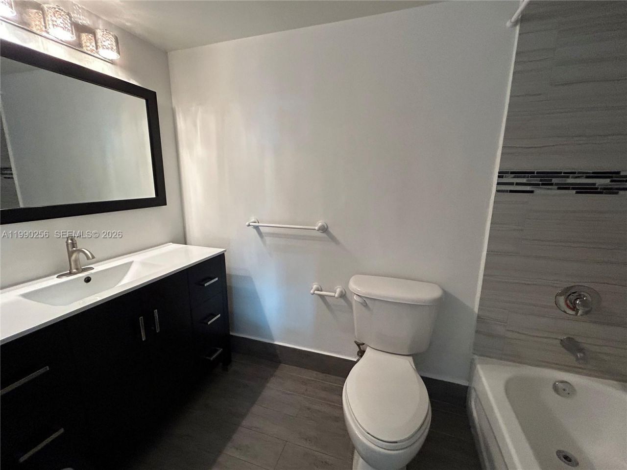 1200 Brickell Bay Dr, Unit 3610, Miami, FL 33131 Photo