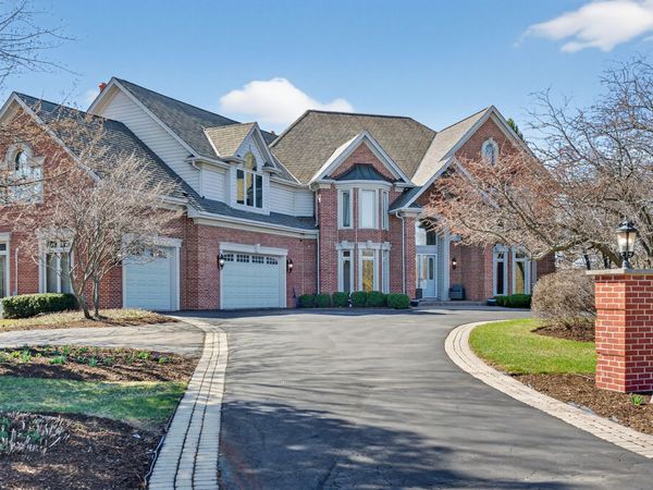 9315 N Muirfield Drive, Lakewood, IL 60014