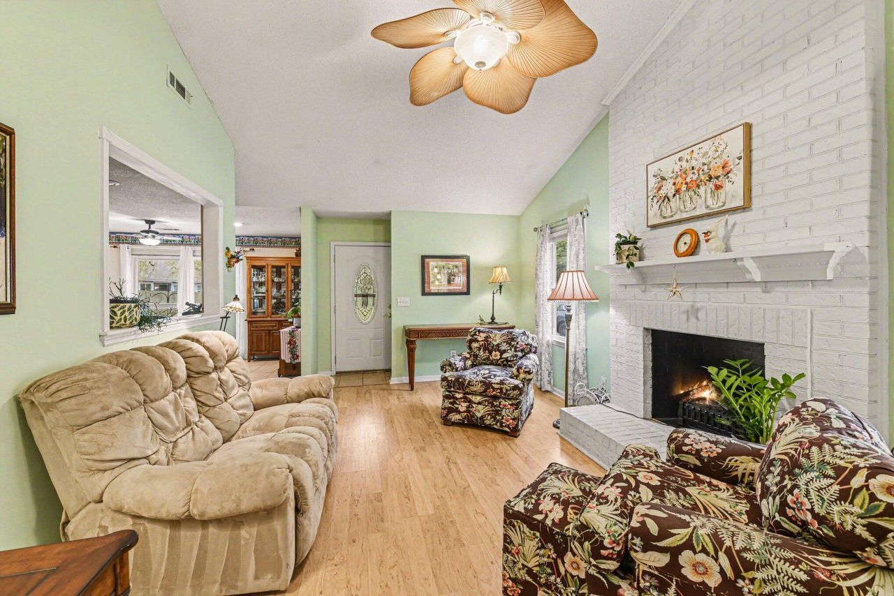 310 Hamlet Road Photo 10