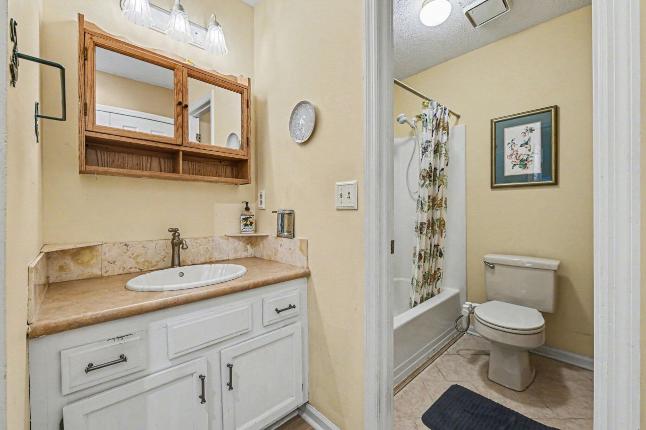 310 Hamlet Road Photo 13