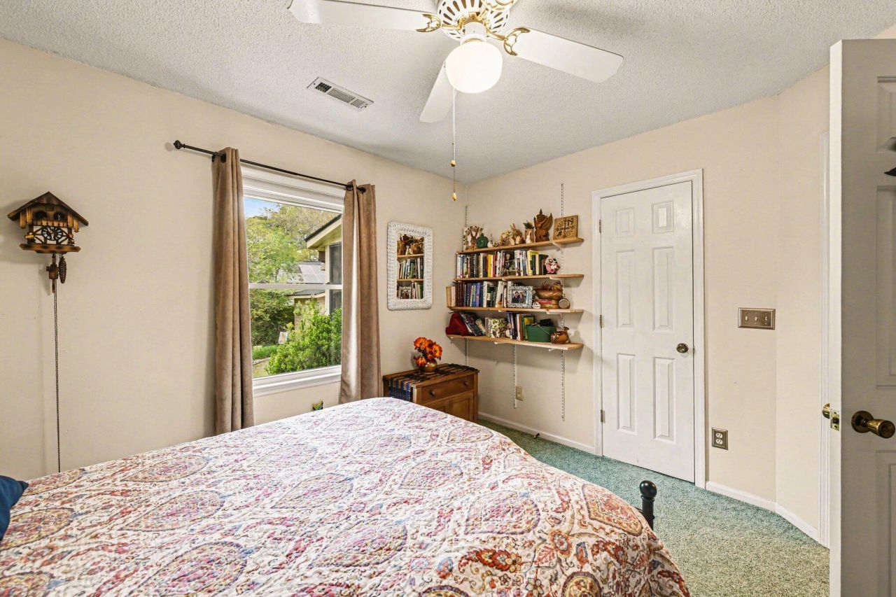 310 Hamlet Road Photo 15