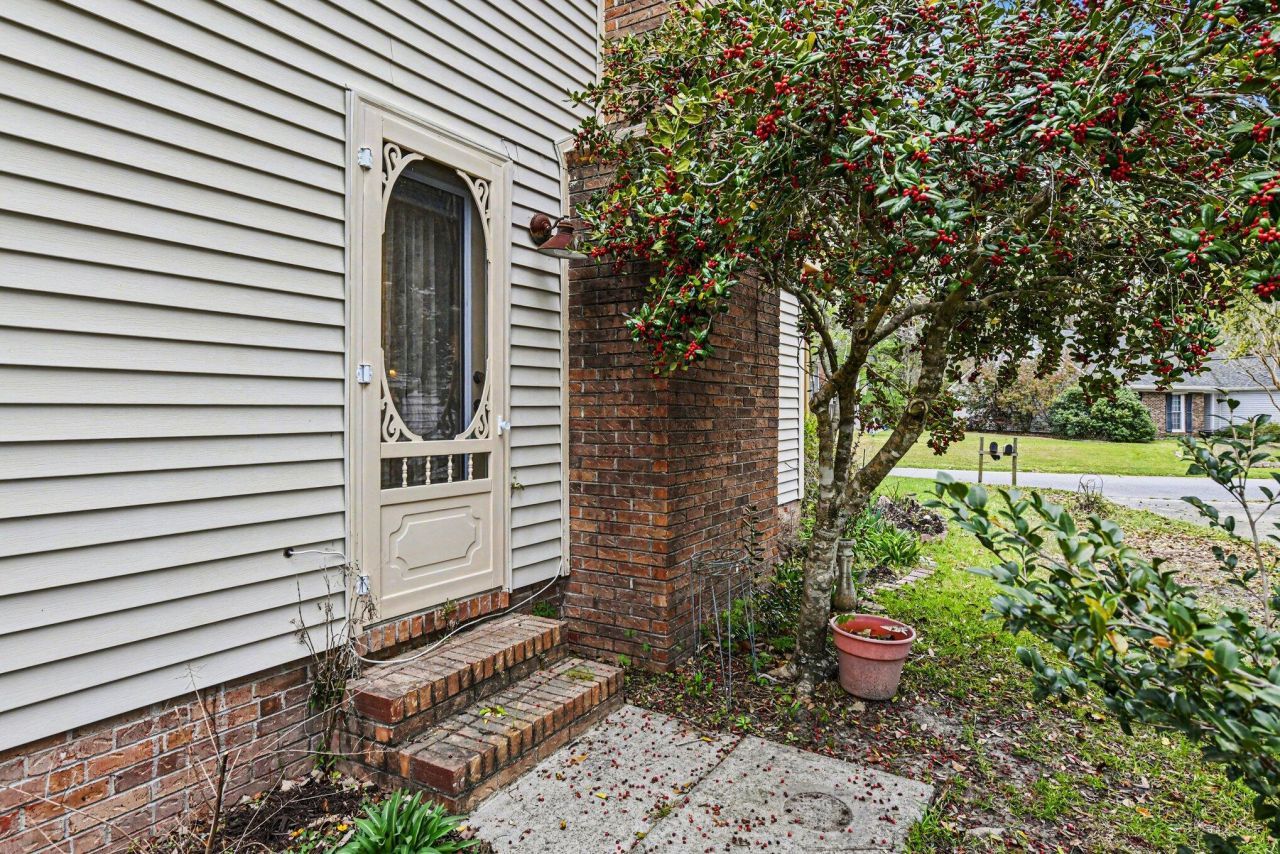 310 Hamlet Road Photo 21