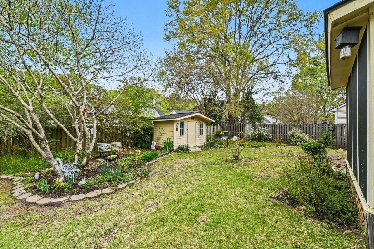 310 Hamlet Road Photo 22