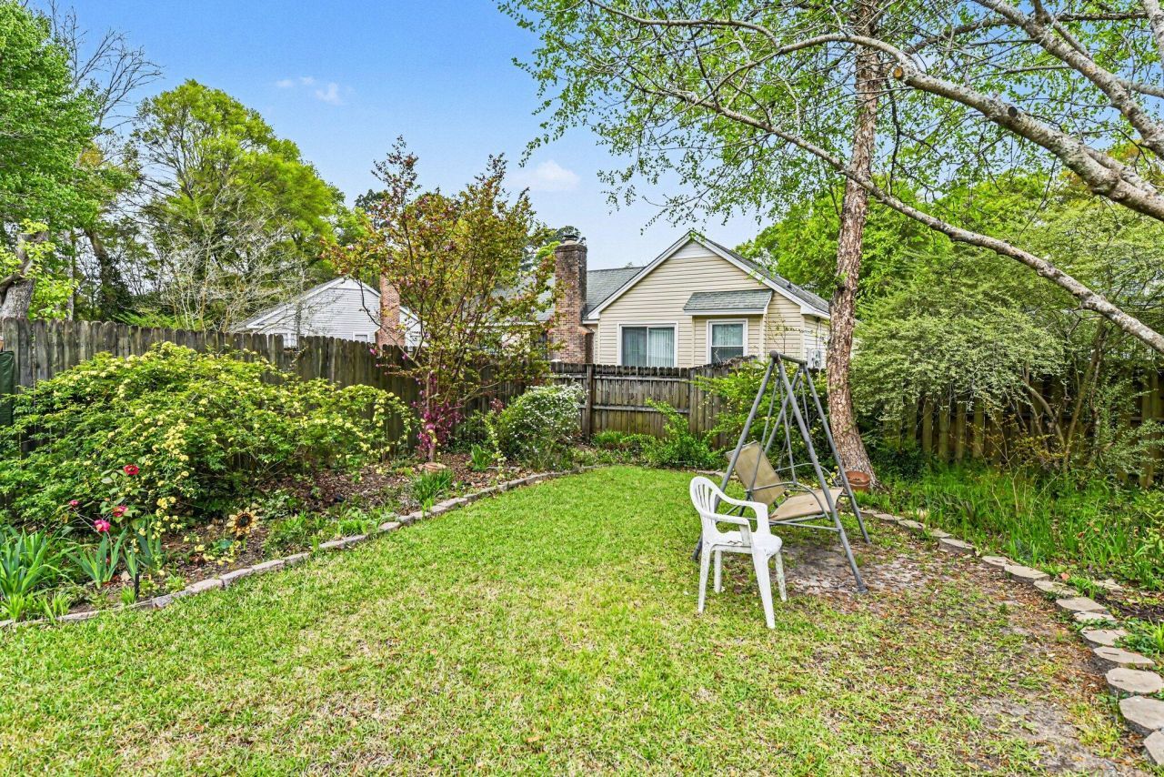 310 Hamlet Road Photo 23