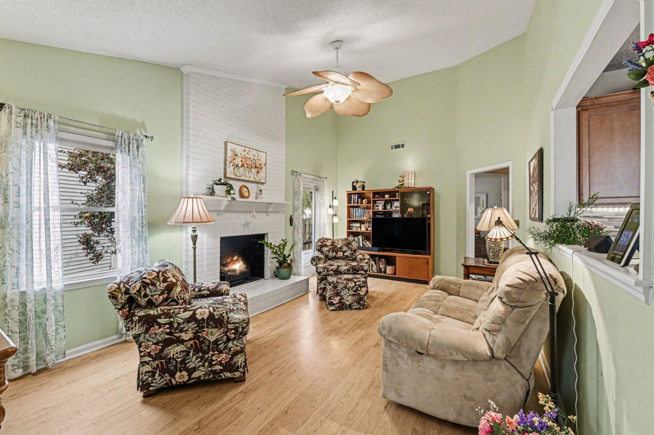 310 Hamlet Road Photo 5