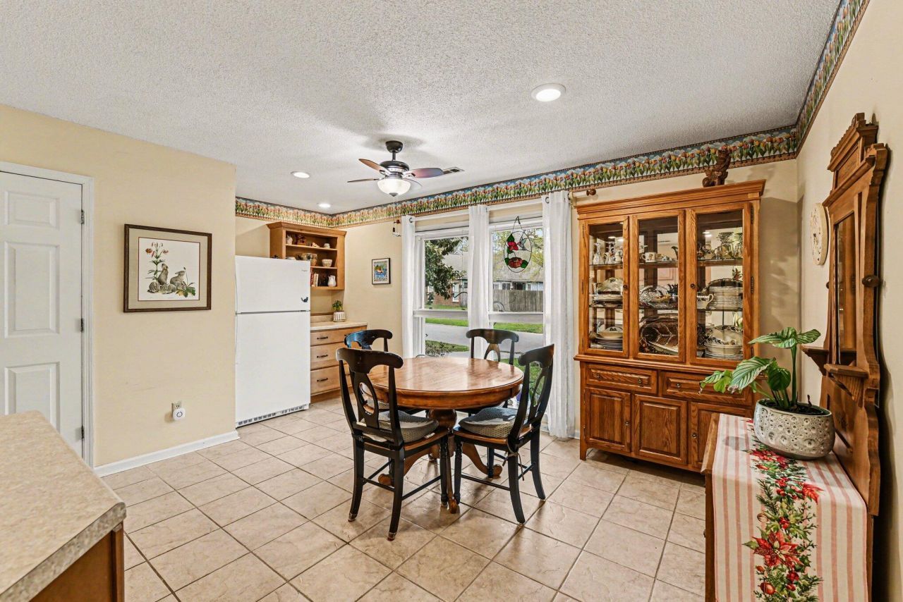 310 Hamlet Road Photo 8