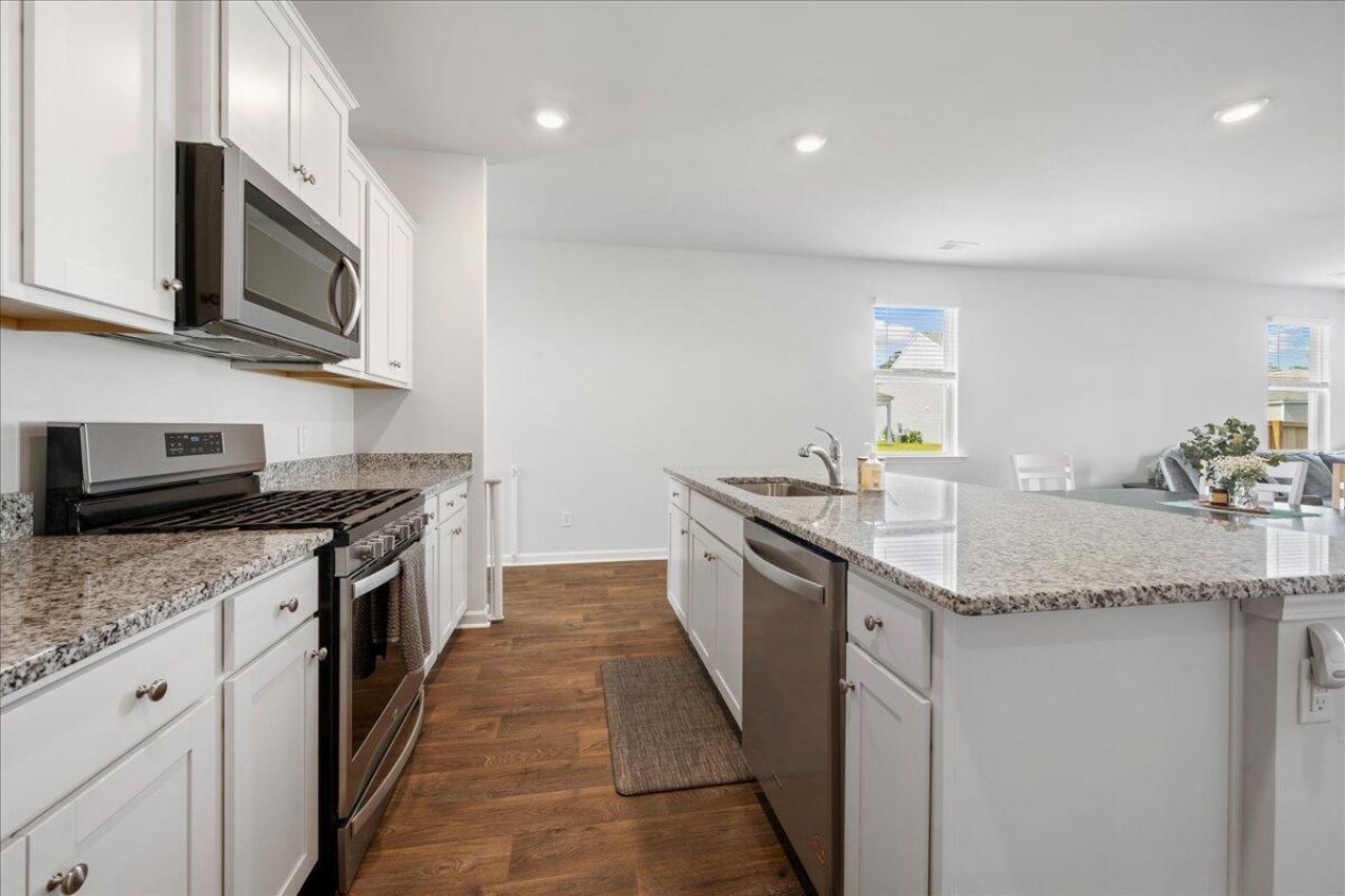 905 Woodside Creek Lane Photo 8