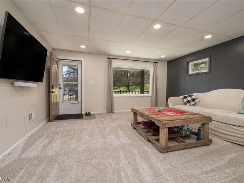 3689 Reichman Drive NW, Dover, OH 44622 Photo 19