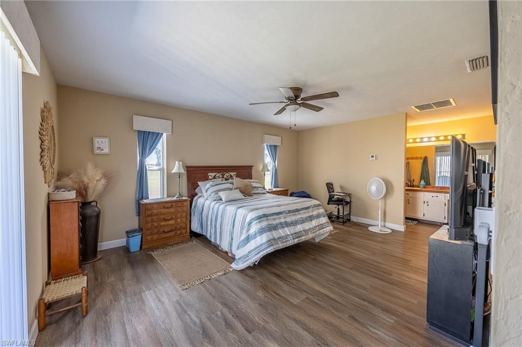 238 SE 9th Ter, Cape Coral, FL 33990 Photo