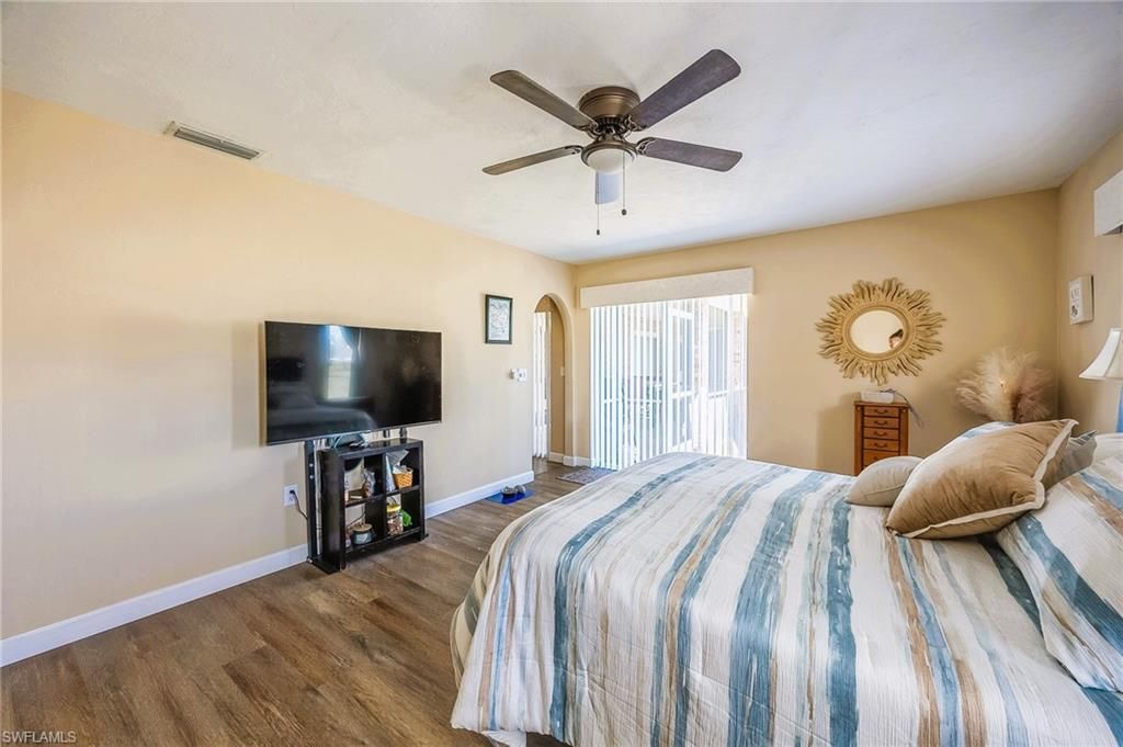 238 SE 9th Ter, Cape Coral, FL 33990 Photo