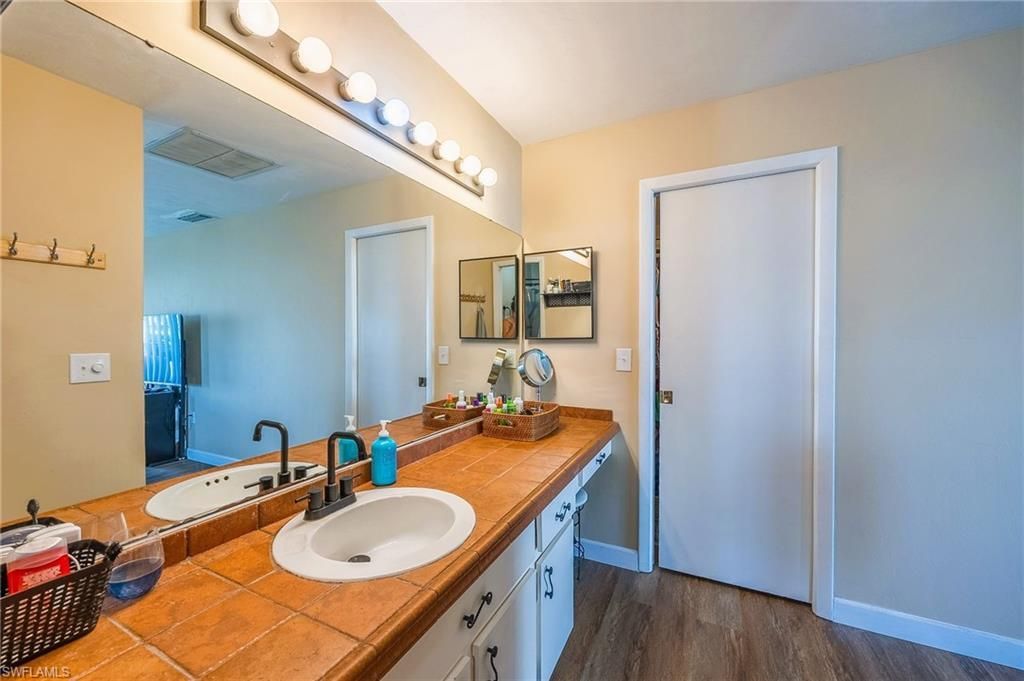 238 SE 9th Ter, Cape Coral, FL 33990 Photo