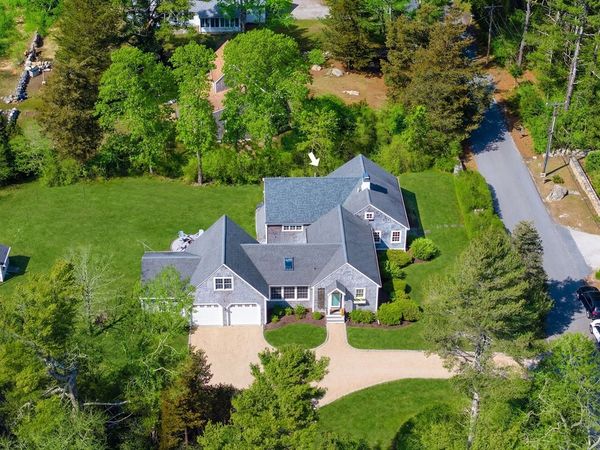 81 Aucoot Rd, Mattapoisett, MA 02739