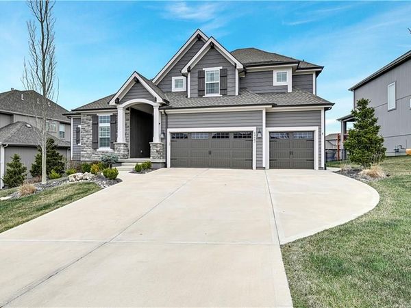 24662 W 126th Terrace, Olathe, KS 66061