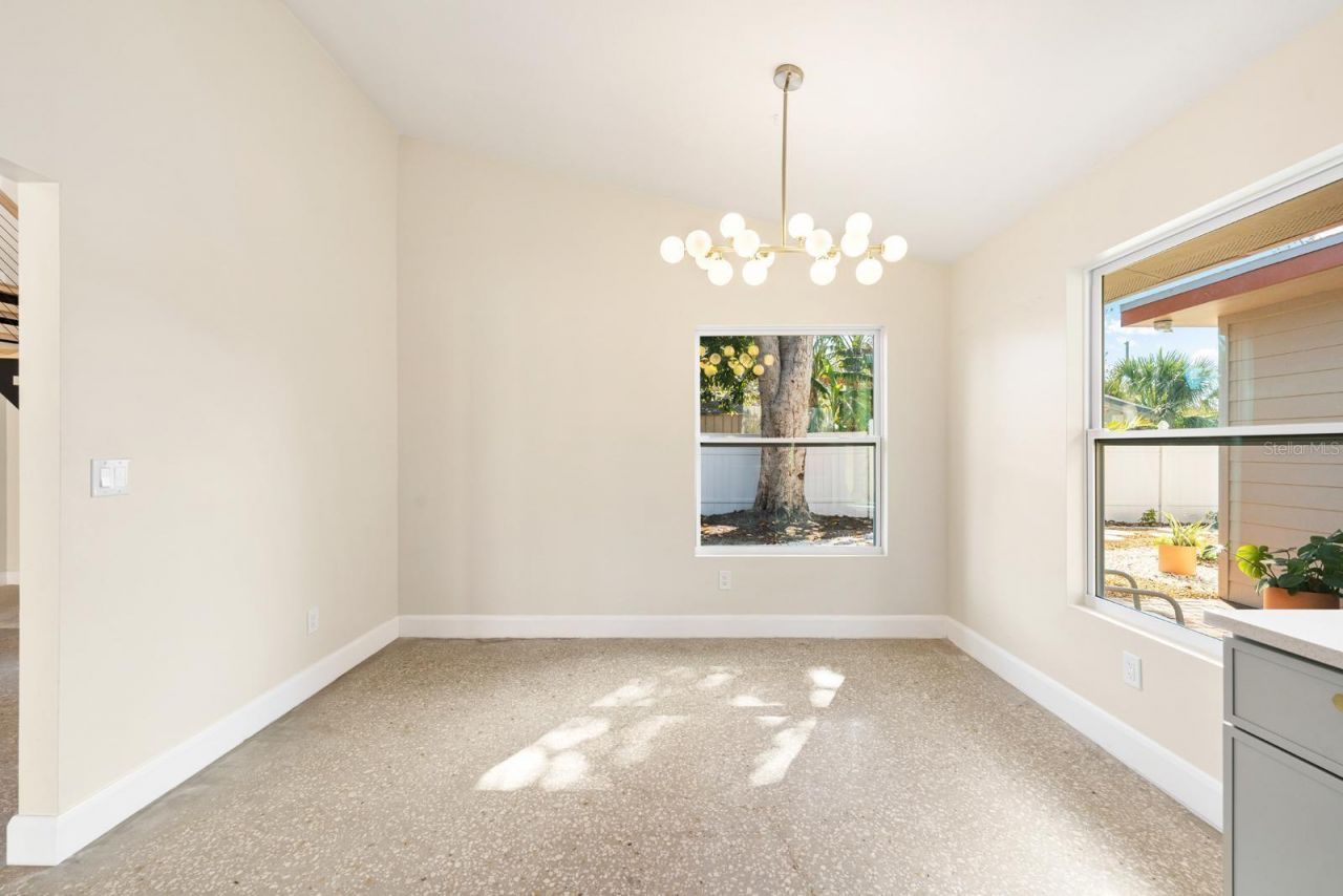 419 64th Avenue S, Saint Petersburg, FL 33705 Photo