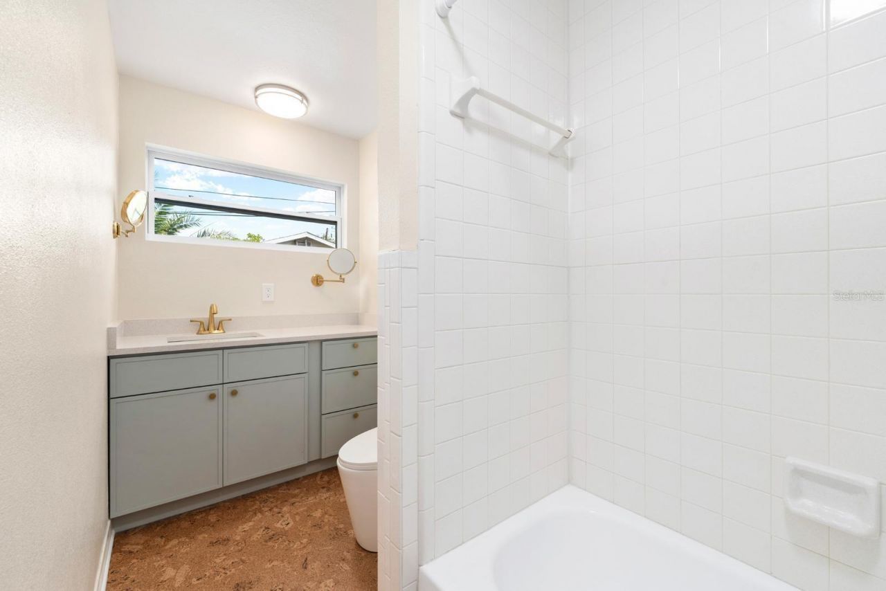 419 64th Avenue S, Saint Petersburg, FL 33705 Photo