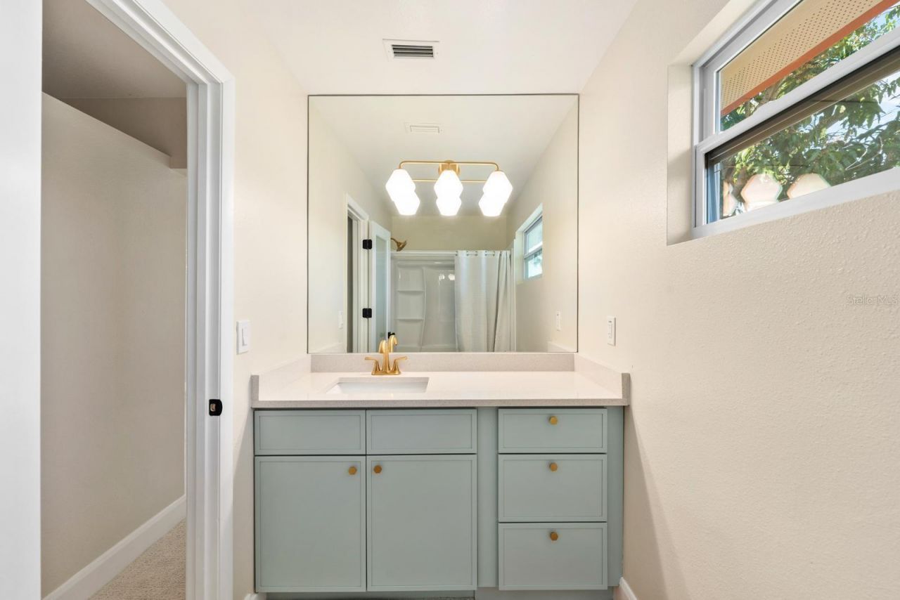 419 64th Avenue S, Saint Petersburg, FL 33705 Photo