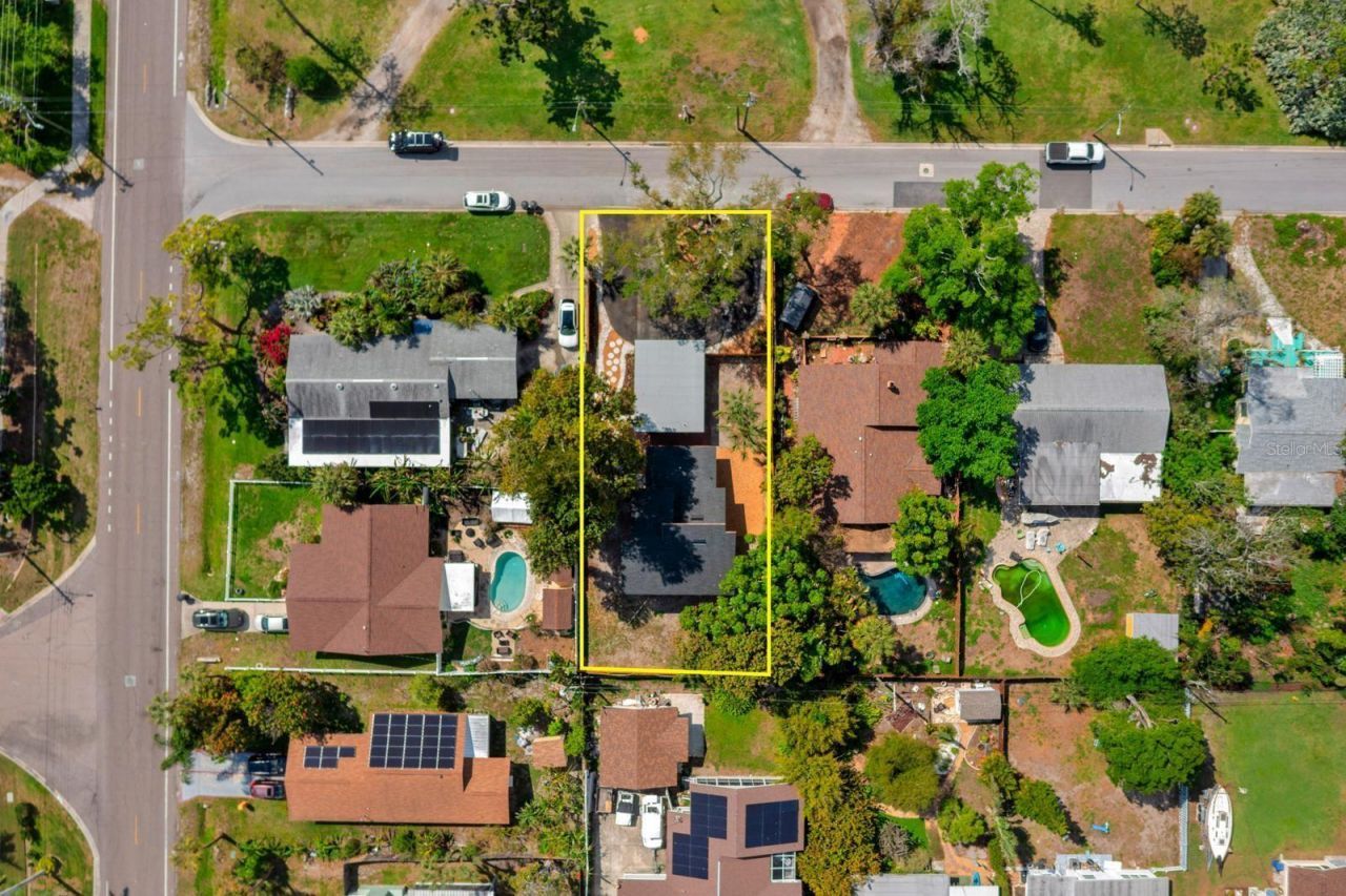 419 64th Avenue S, Saint Petersburg, FL 33705 Photo