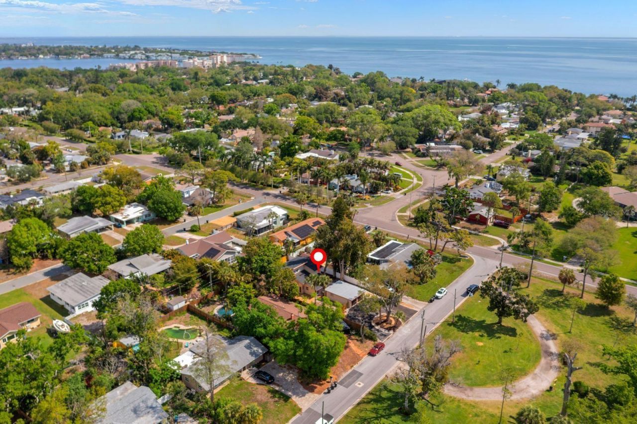 419 64th Avenue S, Saint Petersburg, FL 33705 Photo