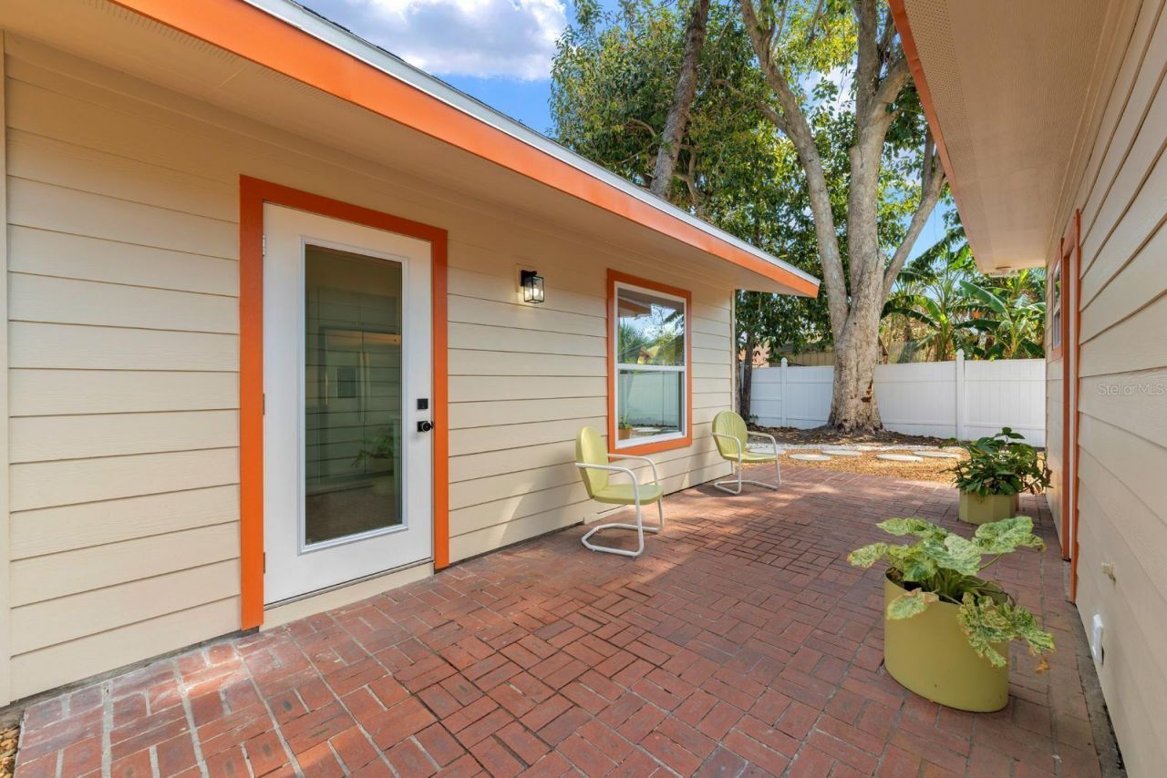 419 64th Avenue S, Saint Petersburg, FL 33705 Photo