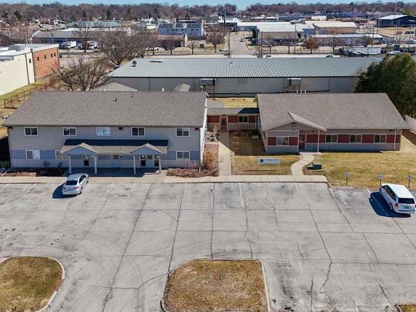 1916 Waterfront Dr, Iowa City, IA 52240