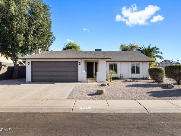 571 W MYRNA Lane, Chandler, AZ 85225