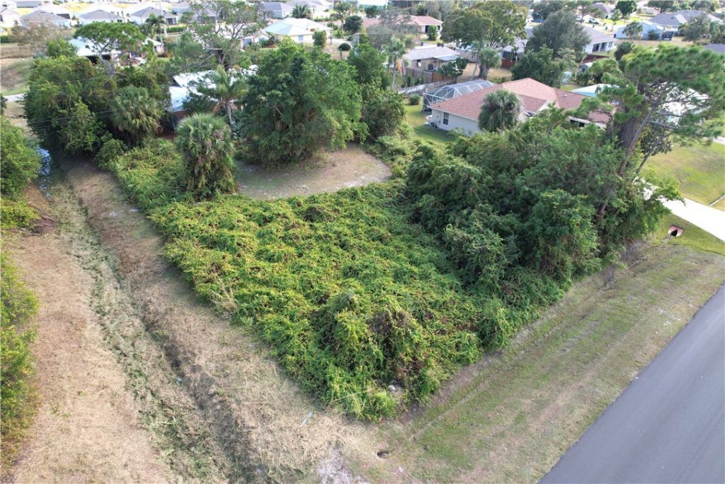 139 S Wimbrow Drive, Sebastian, FL 32958 Photo