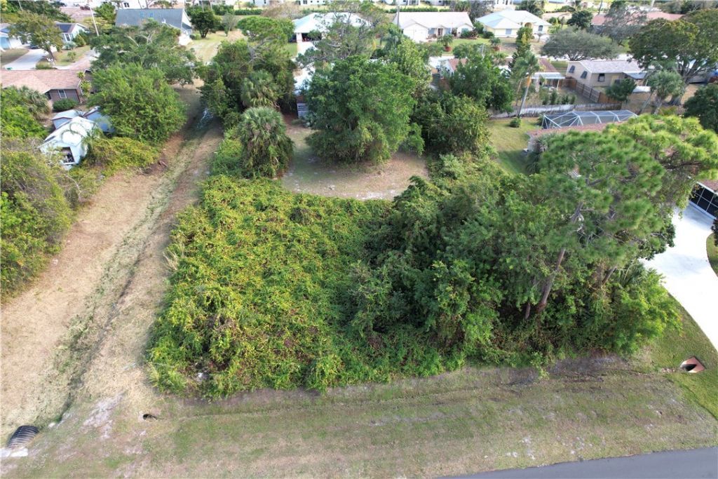 139 S Wimbrow Drive, Sebastian, FL 32958 Photo