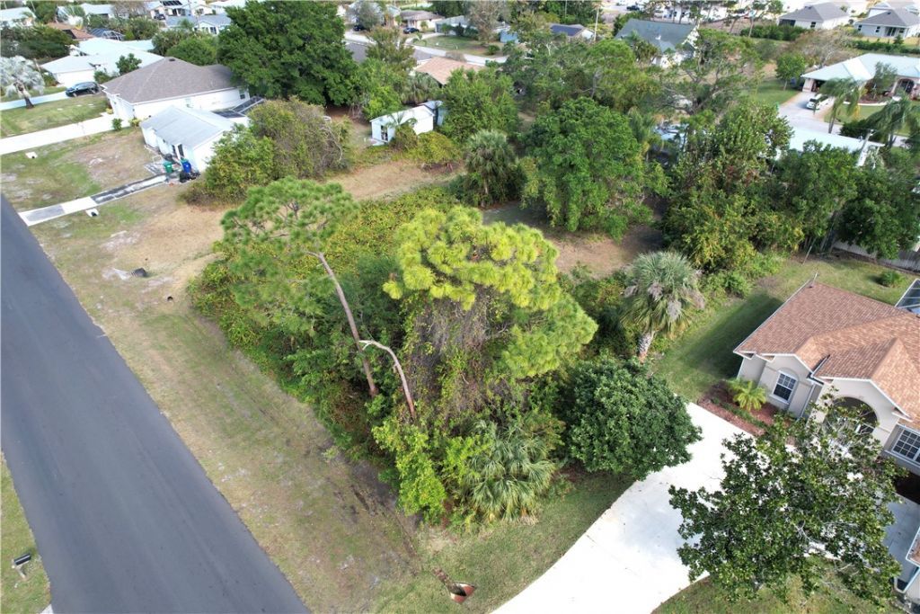 139 S Wimbrow Drive, Sebastian, FL 32958 Photo