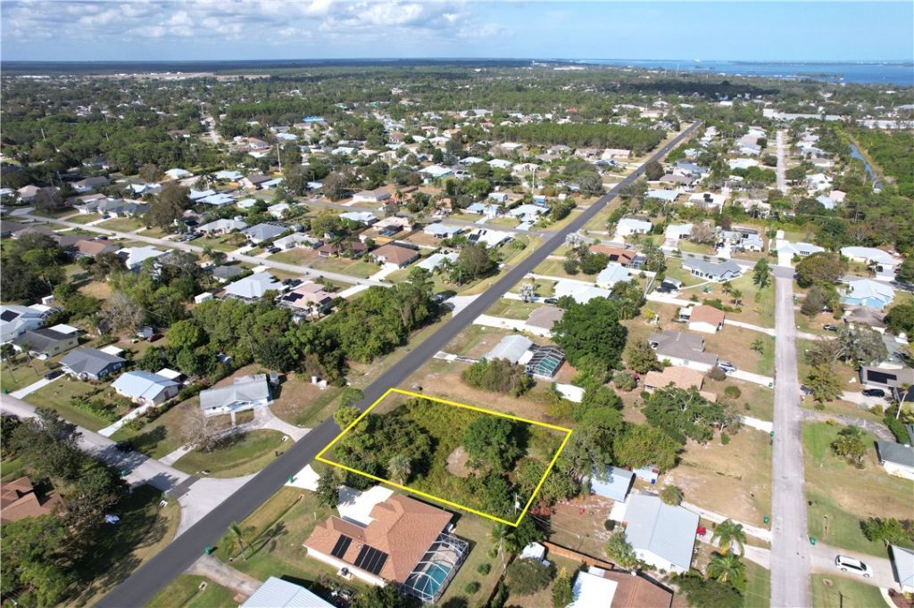 139 S Wimbrow Drive, Sebastian, FL 32958 Photo