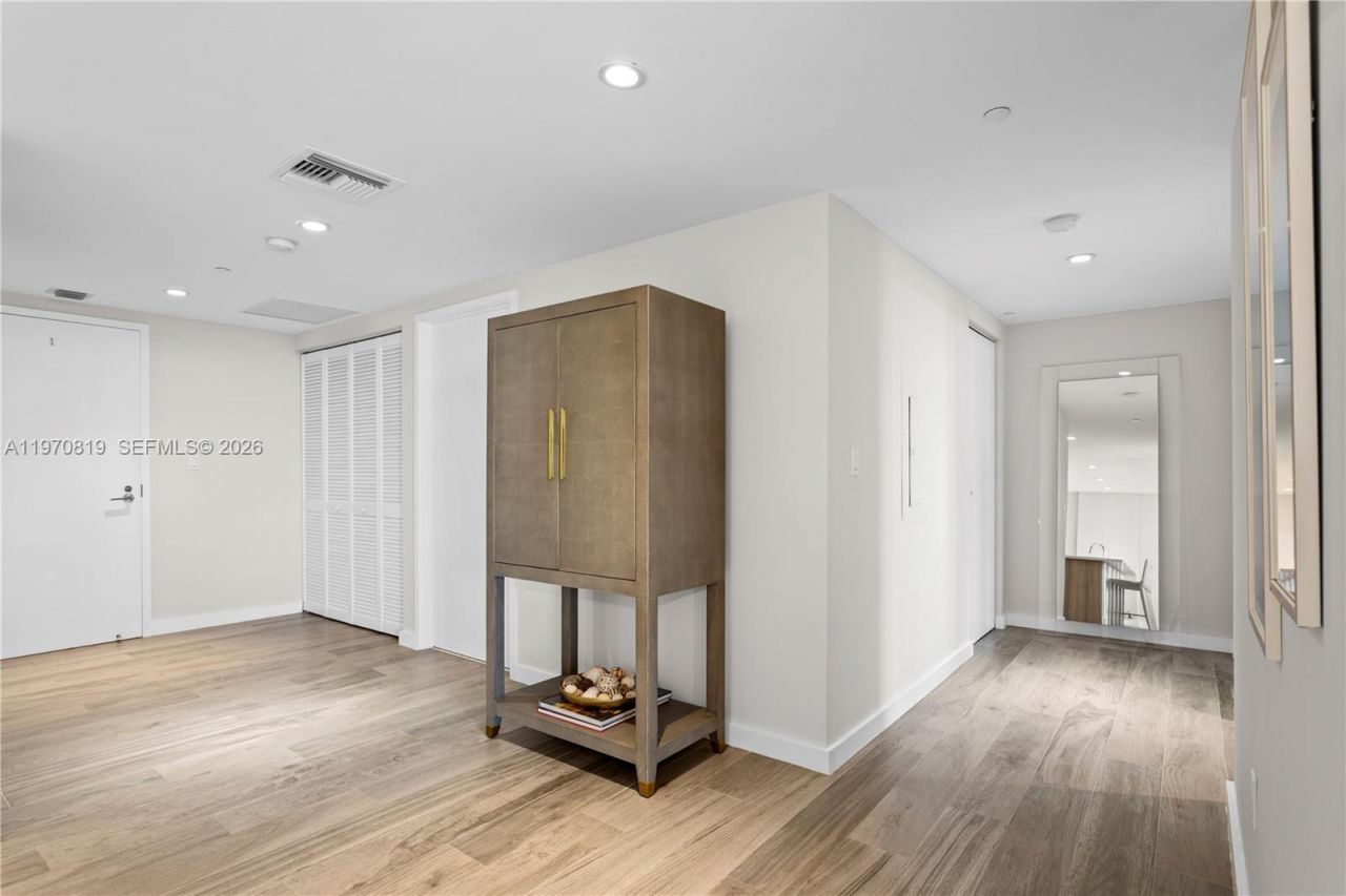 9940 W Bay Harbor Dr, Unit 3G-N, Bay Harbor Islands, FL 33154 Photo