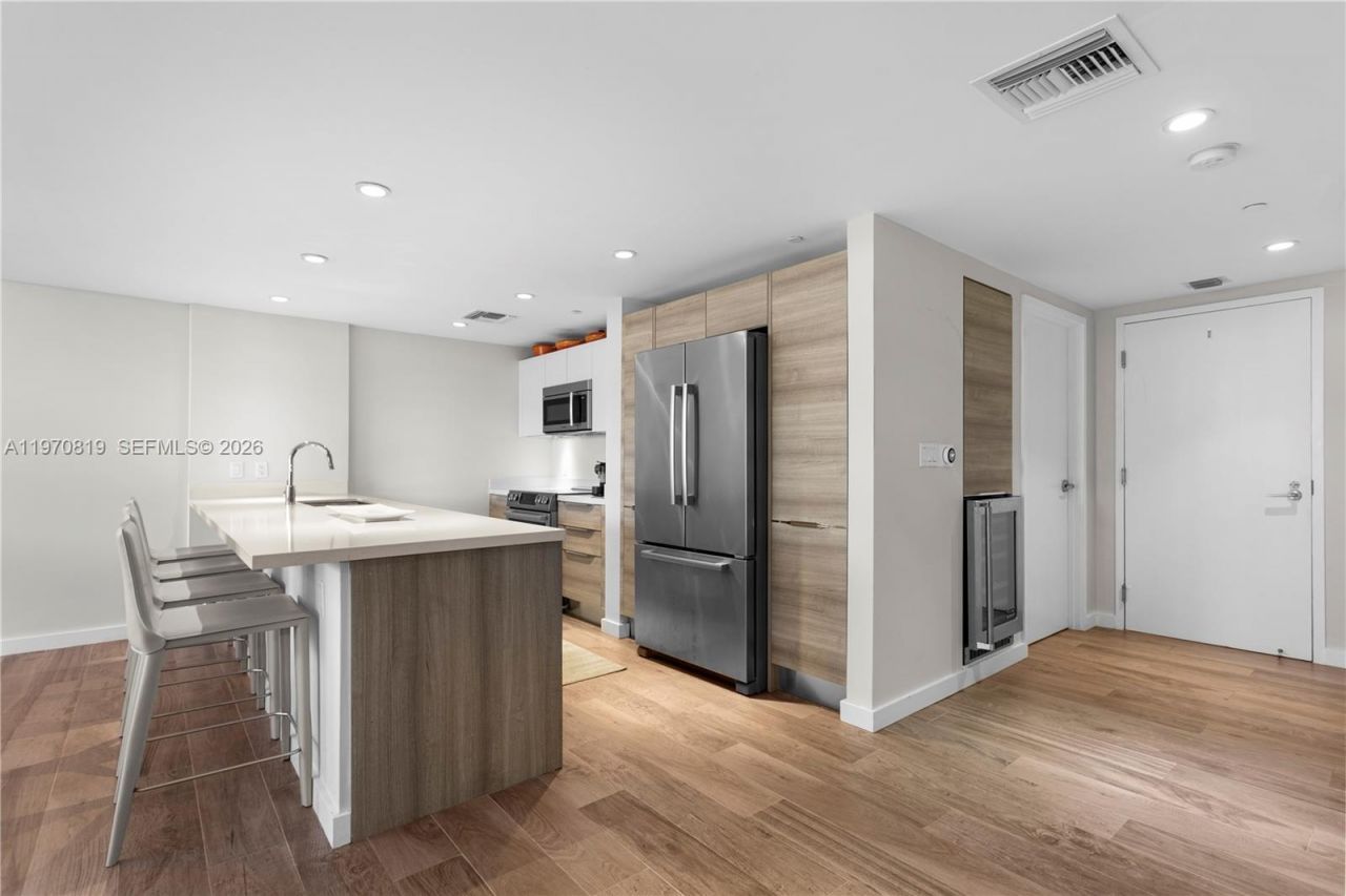 9940 W Bay Harbor Dr, Unit 3G-N, Bay Harbor Islands, FL 33154 Photo