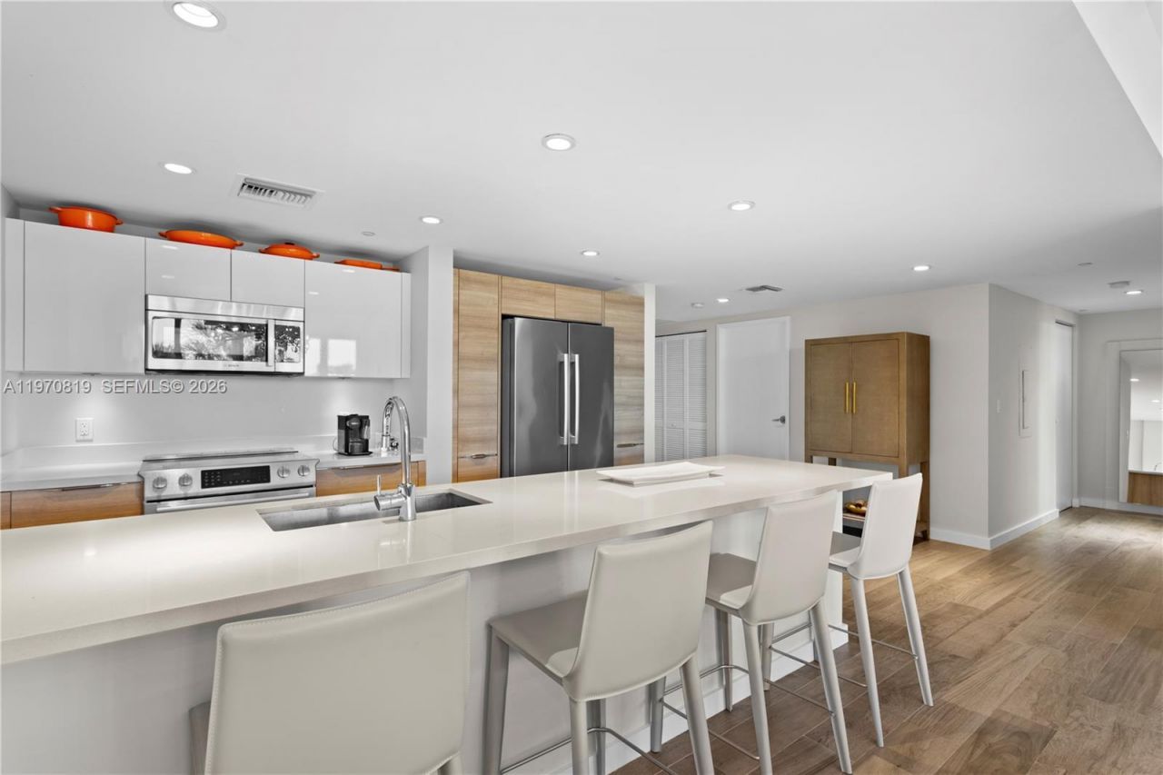 9940 W Bay Harbor Dr, Unit 3G-N, Bay Harbor Islands, FL 33154 Photo