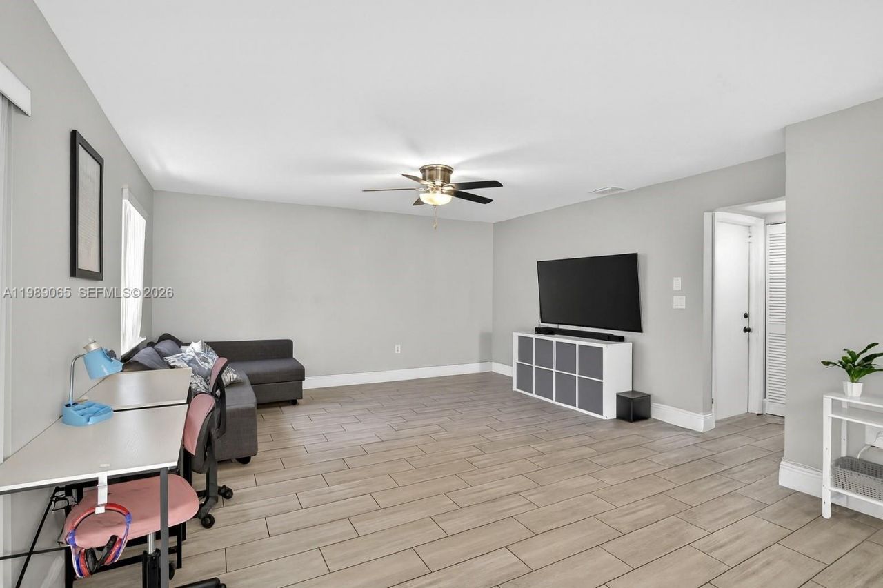 1245 NW 125th Ter , Sunrise, FL 33323 Photo