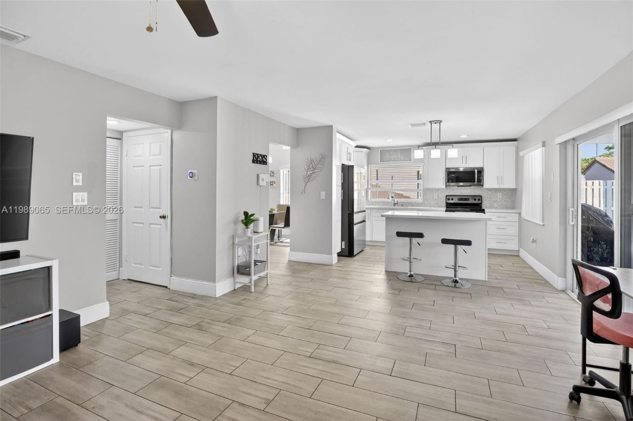 1245 NW 125th Ter , Sunrise, FL 33323 Photo