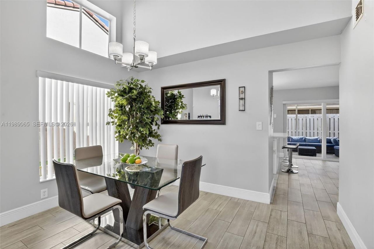 1245 NW 125th Ter , Sunrise, FL 33323 Photo