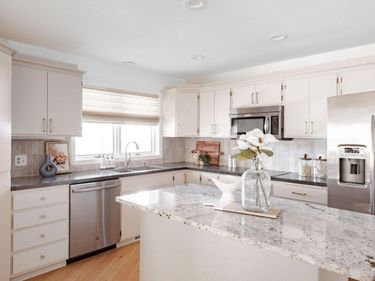 1148 Hollybrook Drive, Wayzata, MN 55391