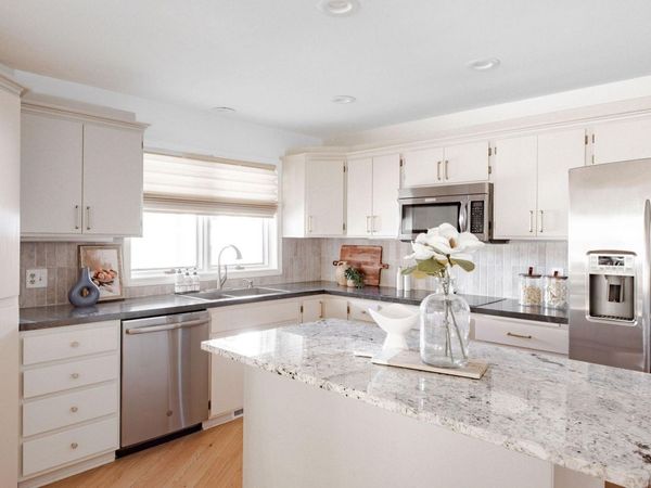 1148 Hollybrook Drive, Wayzata, MN 55391