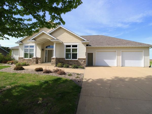 508 Vangsness Street, Adams, MN 55909